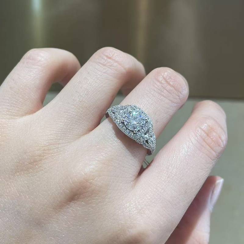 豪华满钻Women's RingS925银镀白金定制选款主石Moissanite1.0ct/副石高碳钻
